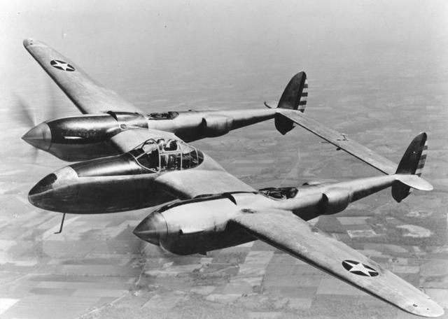 二战美军p-38"闪电"战斗机:洛马的开山之作,干掉山本五十六