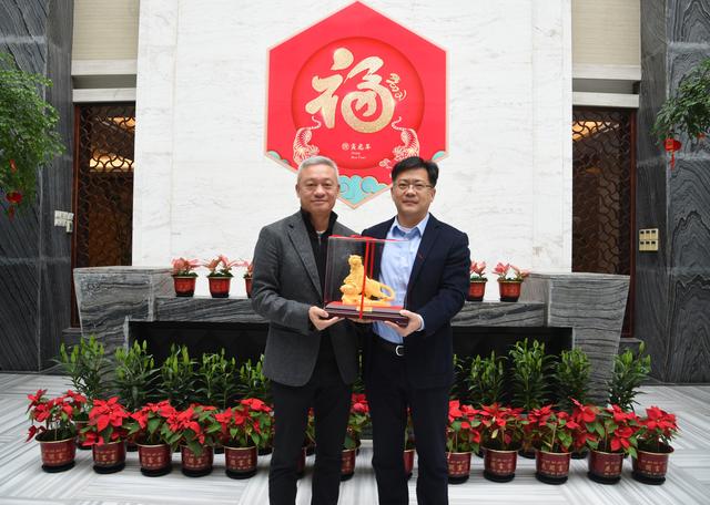 林坤泉走访慰问经济突出贡献企业|林坤泉|企业|突出贡献_新浪新闻