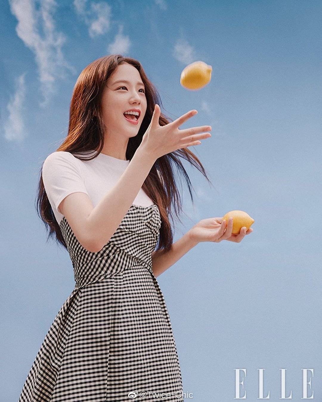 jisoo金智秀 x elle 韩版7月刊内页 | 栗棕长卷发,西柚果冻唇