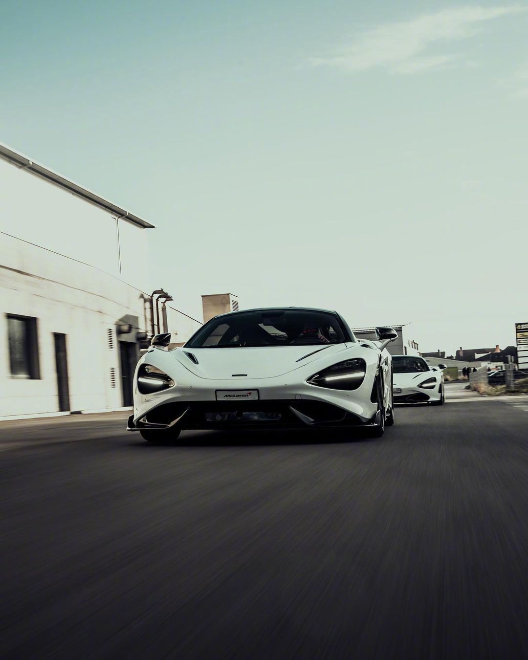 一对白色的迈凯伦720s / 765lt,不做选择题/都是最爱!