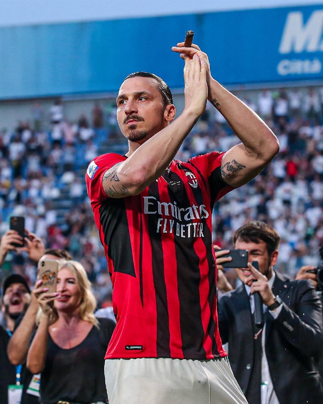 伊布霸气抽雪茄庆祝__财经头条