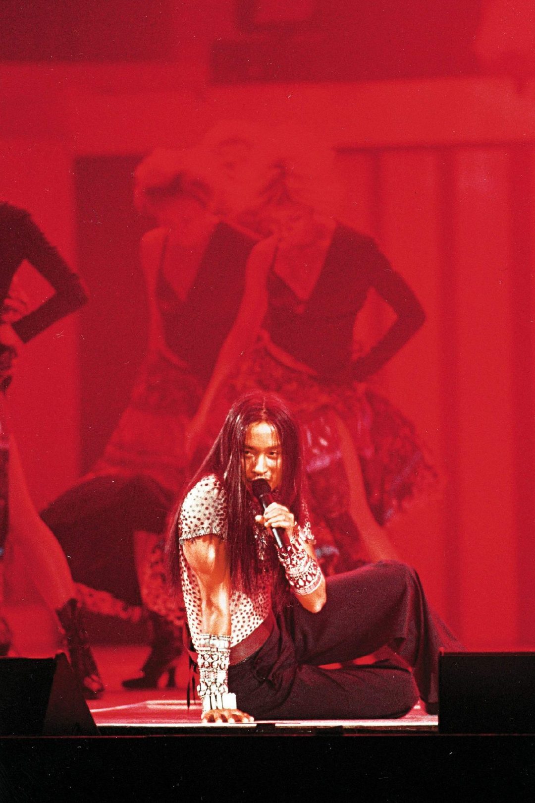 永远的时尚偶像,永远的舞台精灵.永远的哥哥,永远的张国荣.