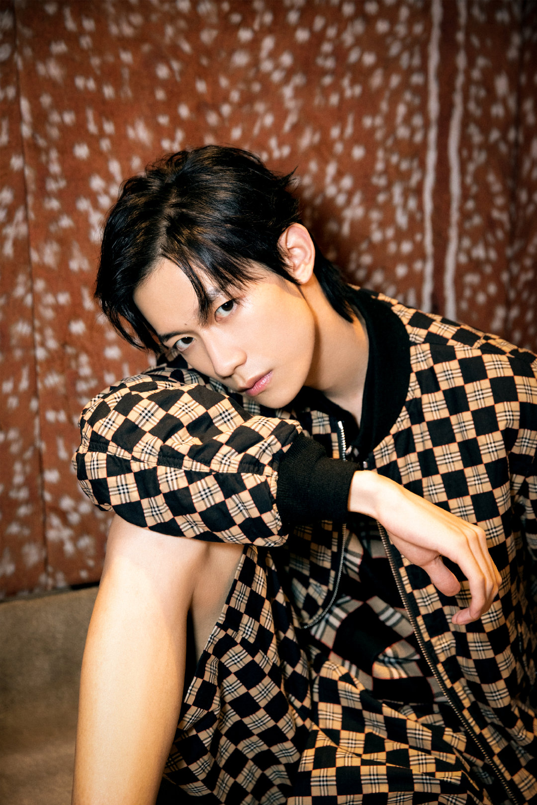 演员@王紫璇cici @王一钧_official 及时尚策划人@李晖616 亮相