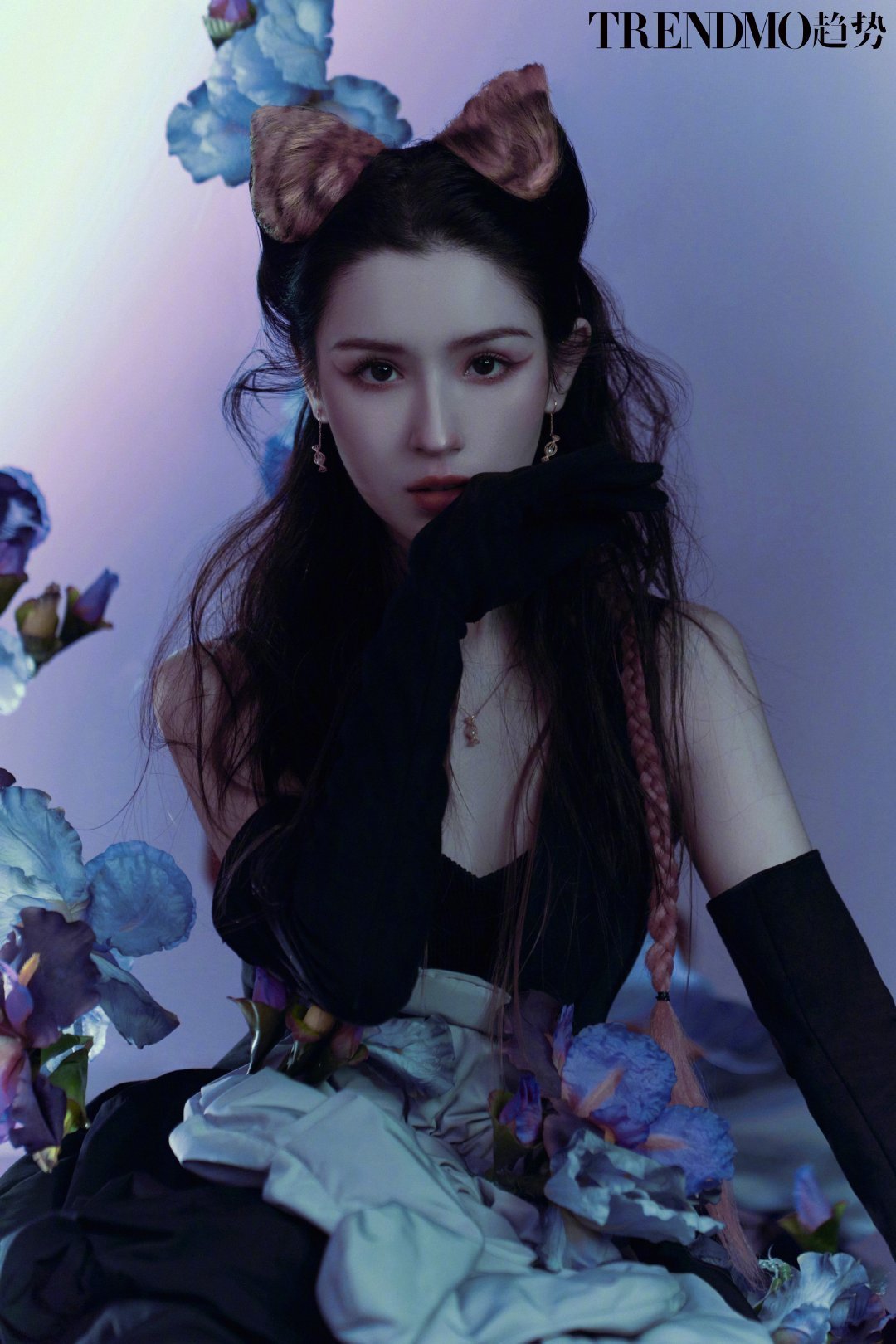 哈妮克孜 ×《trendmo趋势》| 猫系女孩__财经头条