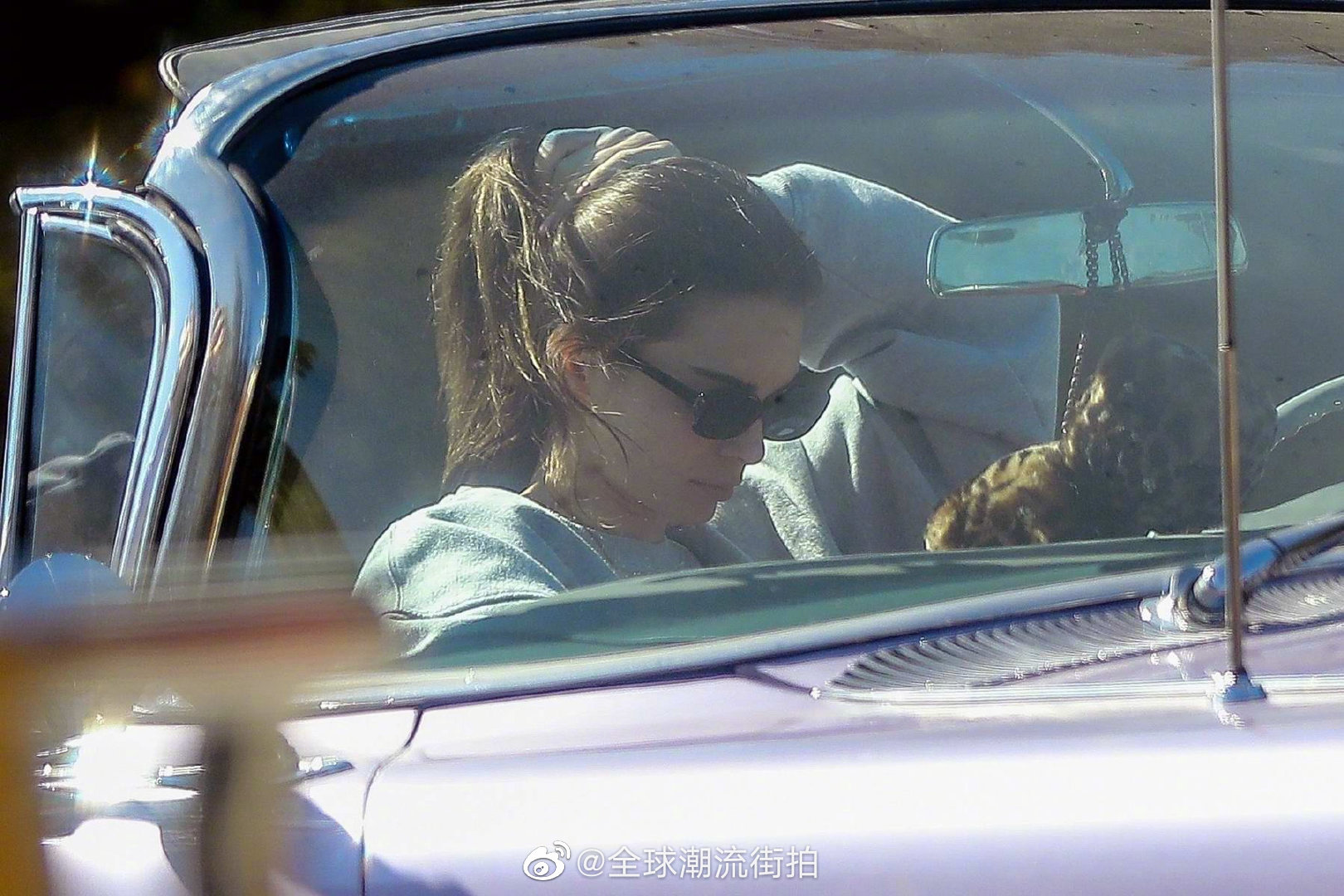 肯豆与fai开车兜风,不是刚在ins上呼吁大家尽量不要外出吗