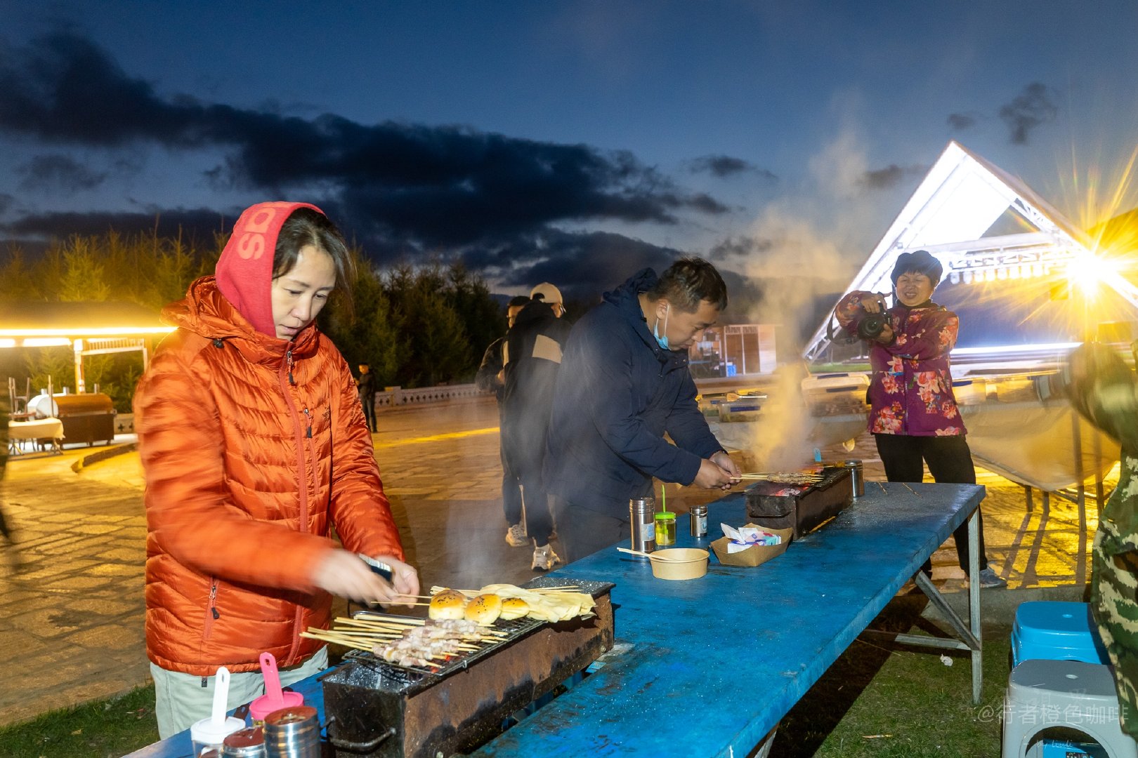 篝火烧烤狂欢