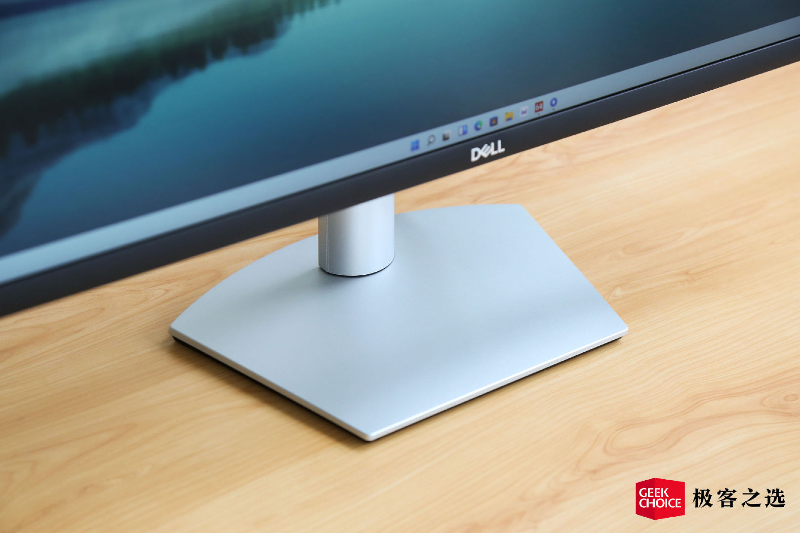 戴尔s2722qc体验这款27英寸4k显示器或许是第二工位的理想选择