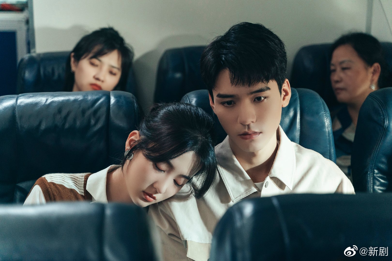 《沉睡花园》收官剧照～ 舍不得林深肖潇……__财经头条