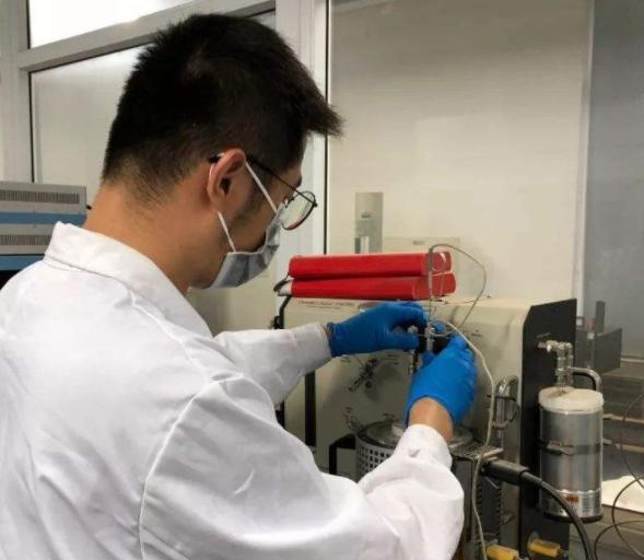 研究生凌晨自习室猝死，被导师压榨做大量工作，曾生病请假未获批休闲区蓝鸢梦想 - Www.slyday.coM