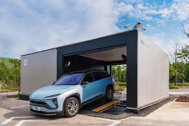 价格下探竞争力如何？对比蔚来ES6和智己LS7显成色