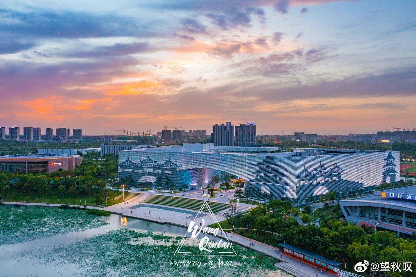 拍过那么多次运河大剧院 还是第一次走进去品味这座扬州的新地标