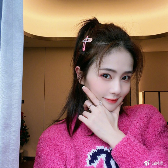 白鹿的穿搭真是高级感十足!一件玫红色上衣,看上去精致又帅气休闲区蓝鸢梦想 - Www.slyday.coM 白鹿的穿搭真是高级感十足!一件玫红色上衣,看上去精致又帅气休闲区蓝鸢梦想 - Www.slyday.coM