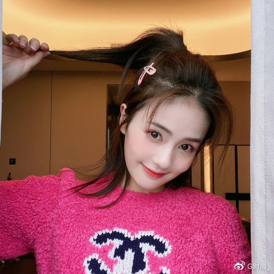 白鹿的穿搭真是高级感十足!一件玫红色上衣,看上去精致又帅气休闲区蓝鸢梦想 - Www.slyday.coM 白鹿的穿搭真是高级感十足!一件玫红色上衣,看上去精致又帅气休闲区蓝鸢梦想 - Www.slyday.coM