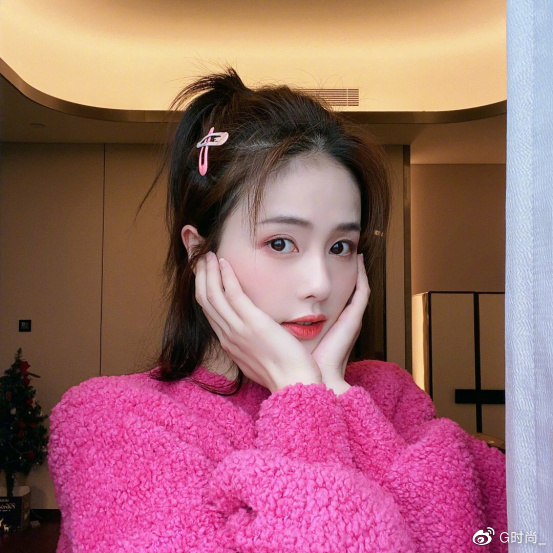 白鹿的穿搭真是高级感十足!一件玫红色上衣,看上去精致又帅气休闲区蓝鸢梦想 - Www.slyday.coM 白鹿的穿搭真是高级感十足!一件玫红色上衣,看上去精致又帅气休闲区蓝鸢梦想 - Www.slyday.coM