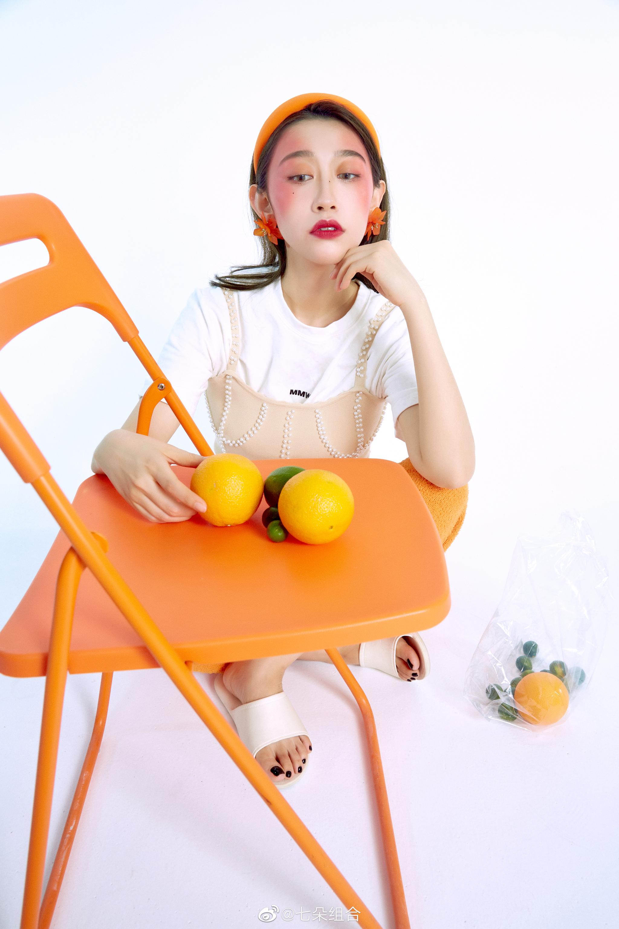 今日奉上喻筱博写真一套,鲜橙女王带来夏日清新果味,元气满满