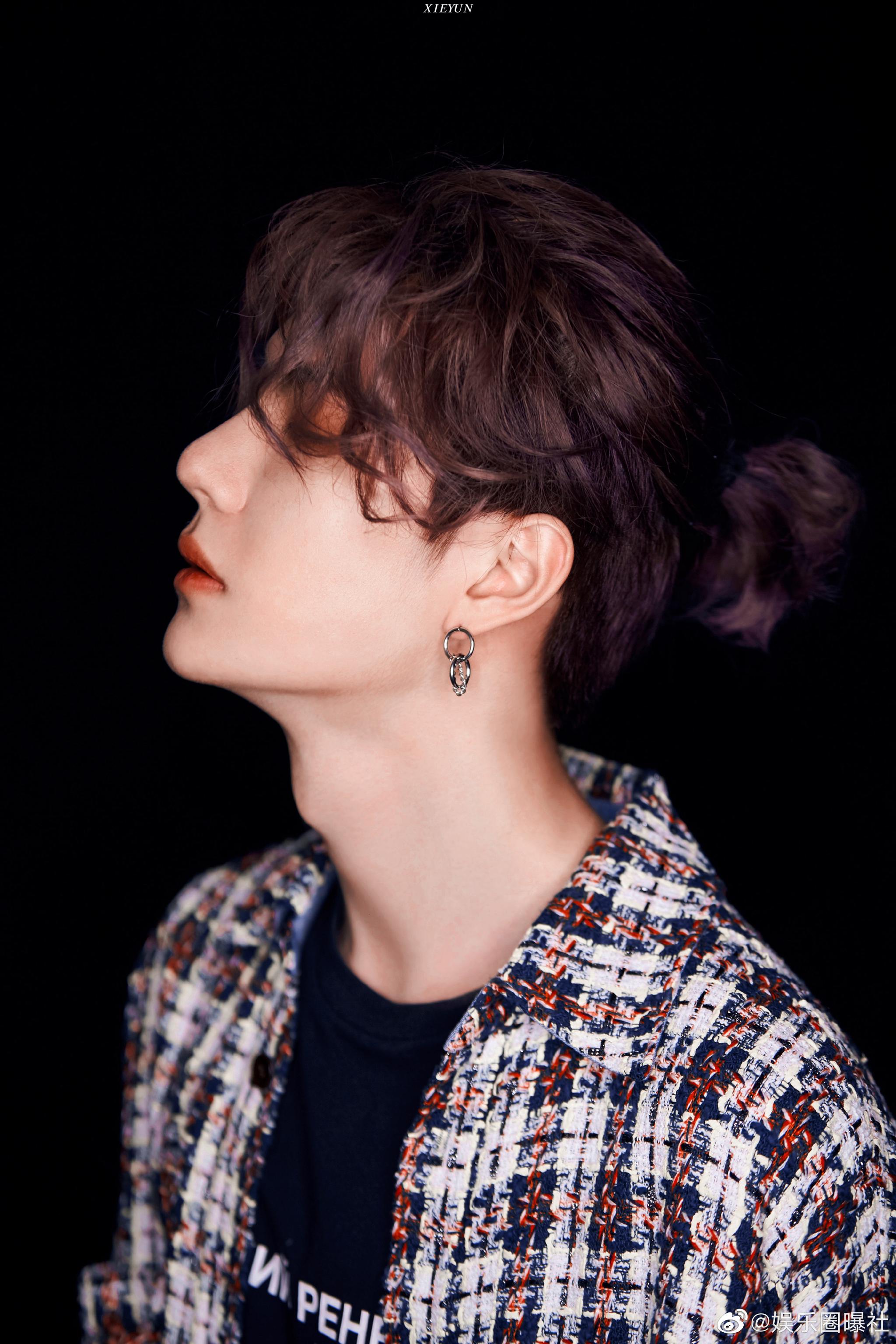 的心这样360无死角的帅哥谁不爱呢～你手机里有没有一博的绝美侧颜照