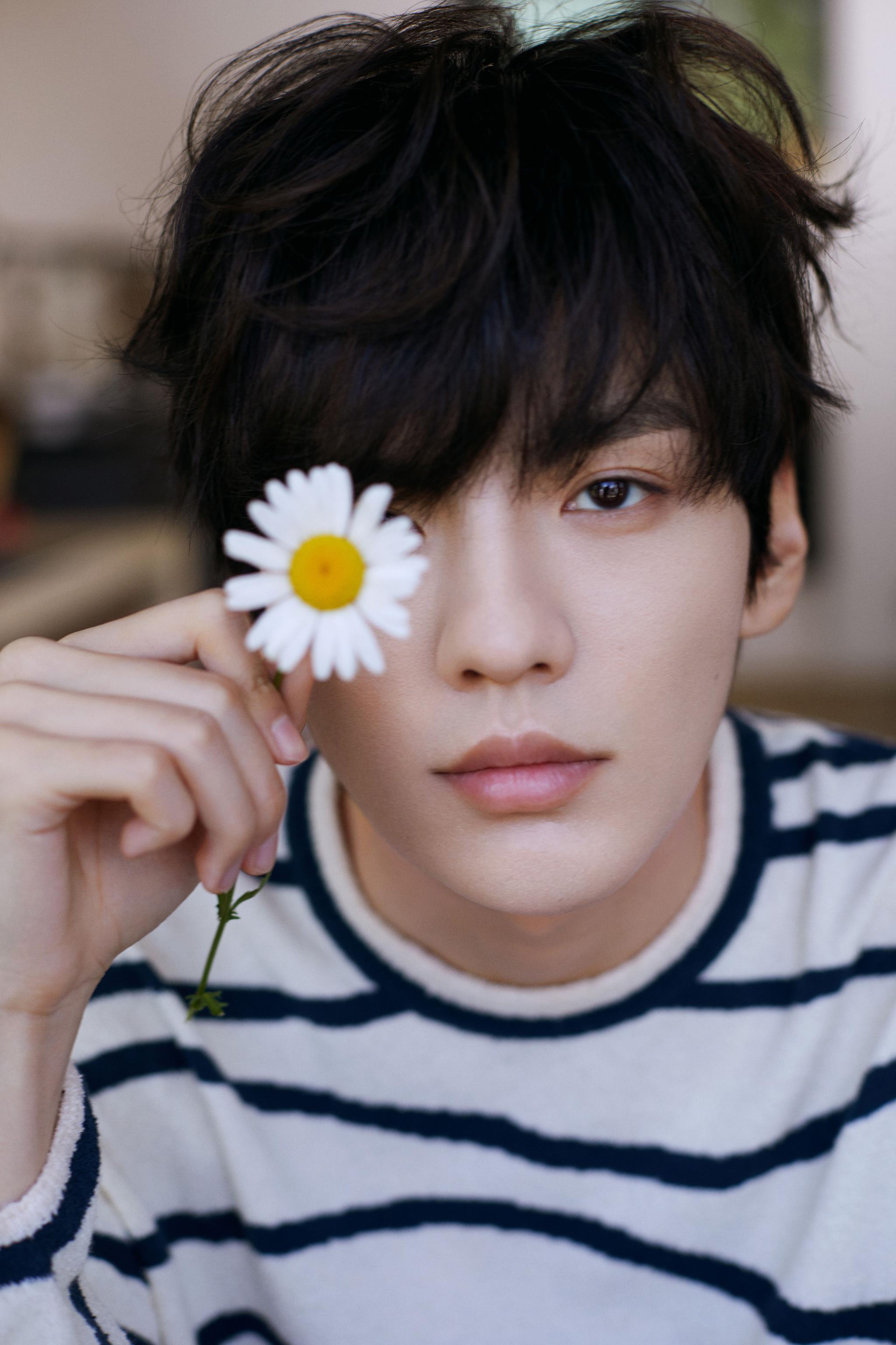 最新写真演绎慵懒居家风……|毕雯珺|星图_新浪新闻