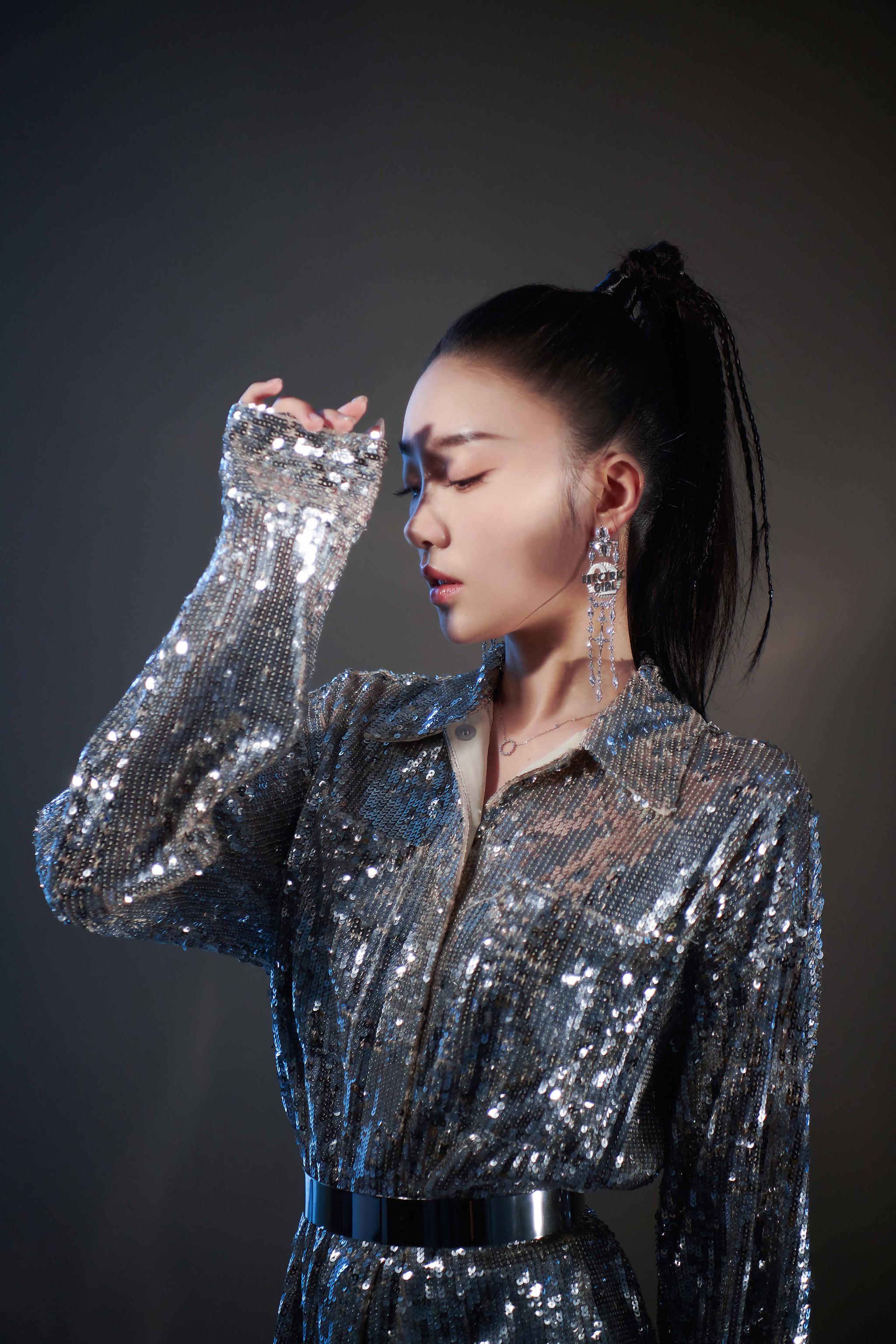 今日@张月yuezhang 生日大片曝光