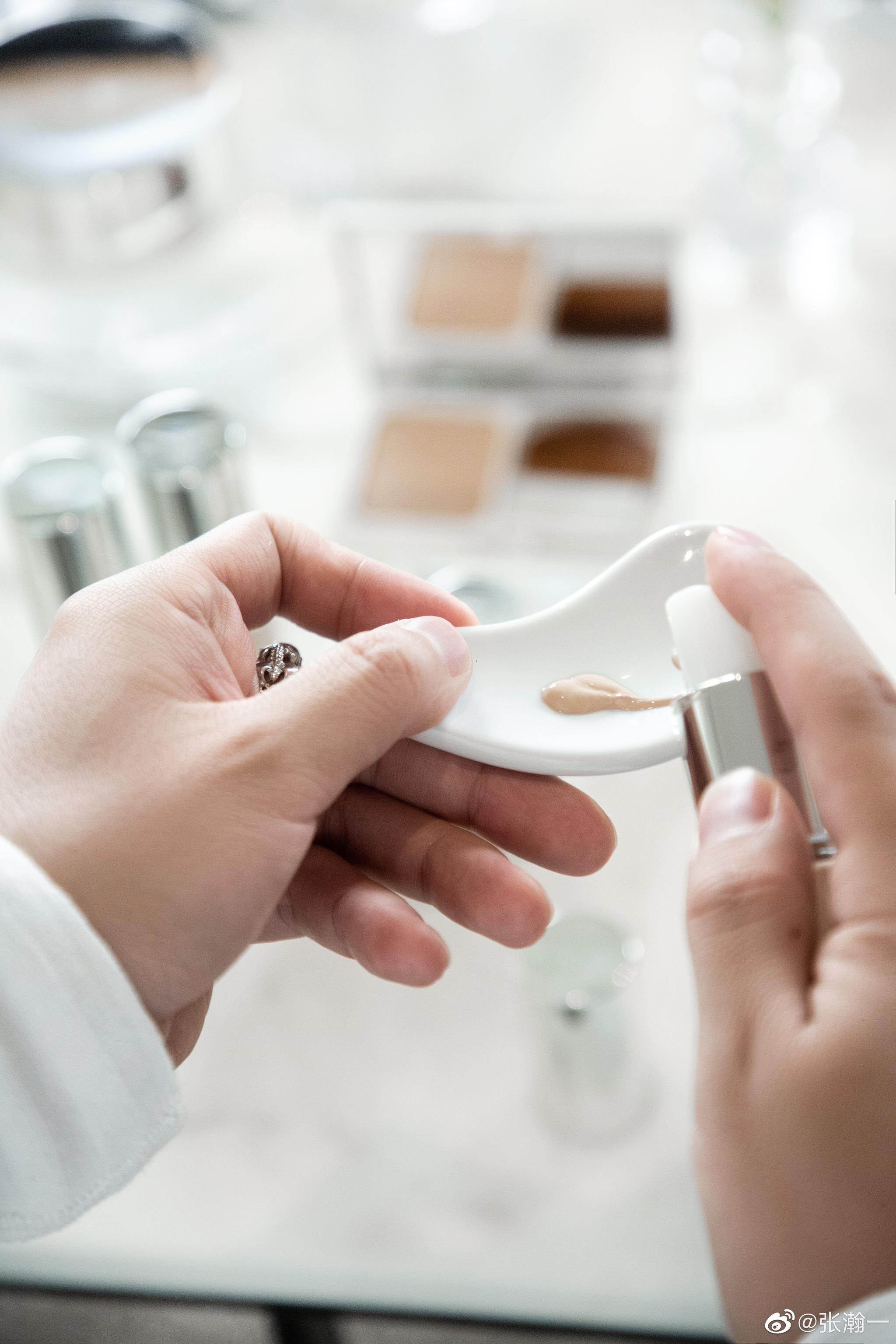 早午安ipsa 春日肌密花园之 加油粉底 多用粉饼