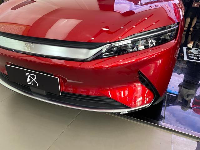 静态体验比亚迪汉试装车：“带刀”入场，杀向Model 3/小鹏P7