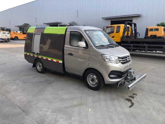 人行道清洗车报价路面小广告高压冲洗车配置图片