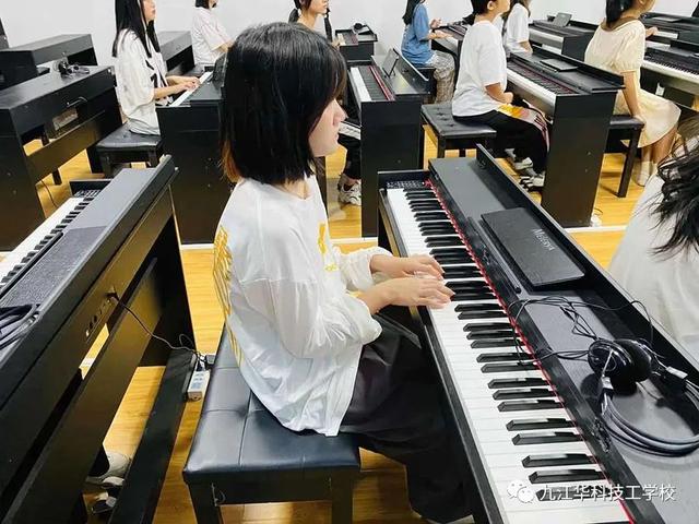 九江市华科技工学校特色课程——学前教育钢琴课|钢琴课|学前教育