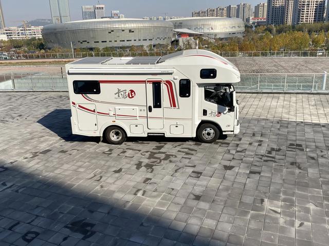 平卡房车界的七好学生美景美家卡居1号轻量化车身通舱设计