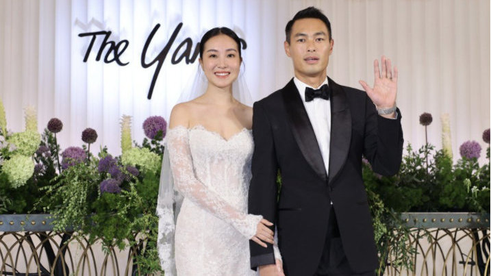 杨佑宁婚礼甜吻娇妻秀恩爱,坦言拼生橄榄球队|杨祐宁|婚宴|求婚|贾静雯|曾少宗_新浪新闻