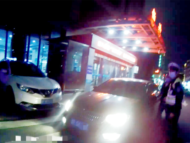 手指断了,急需救治!30分钟交警紧急开道护送!休闲区蓝鸢梦想 - Www.slyday.coM 手指断了,急需救治!30分钟交警紧急开道护送!休闲区蓝鸢梦想 - Www.slyday.coM