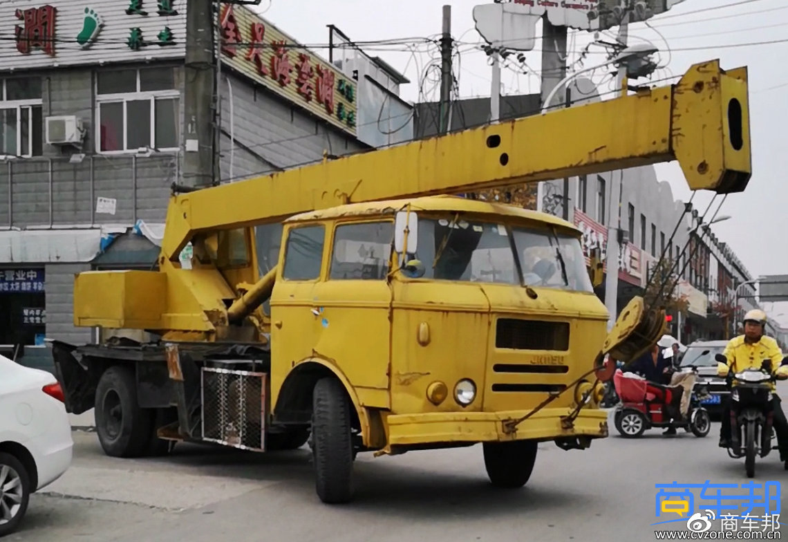 新老对比:从30年前老车感受黄河重卡经典传承-新浪汽车