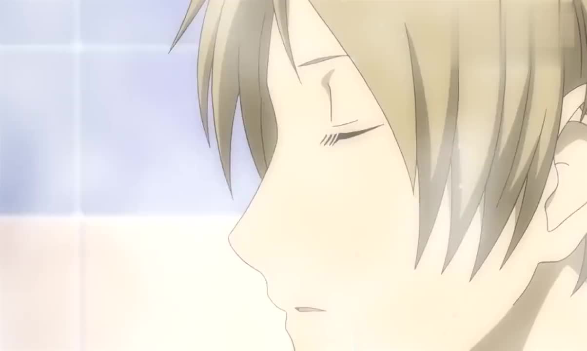 夏目友人帐 三三身为大妖怪 性格真大很像猫 还喜欢玩逗猫草