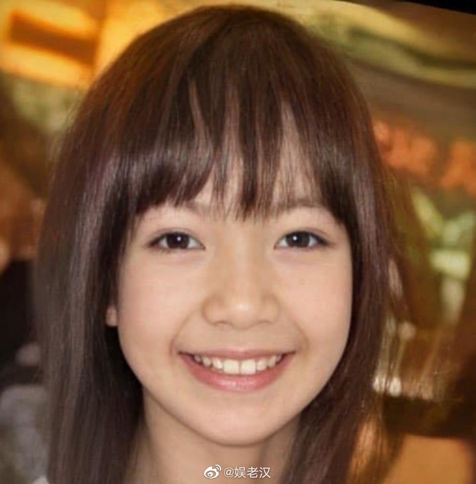 性感美丽的舞者lisa,童年照也如此可爱,不愧是人间芭比啊