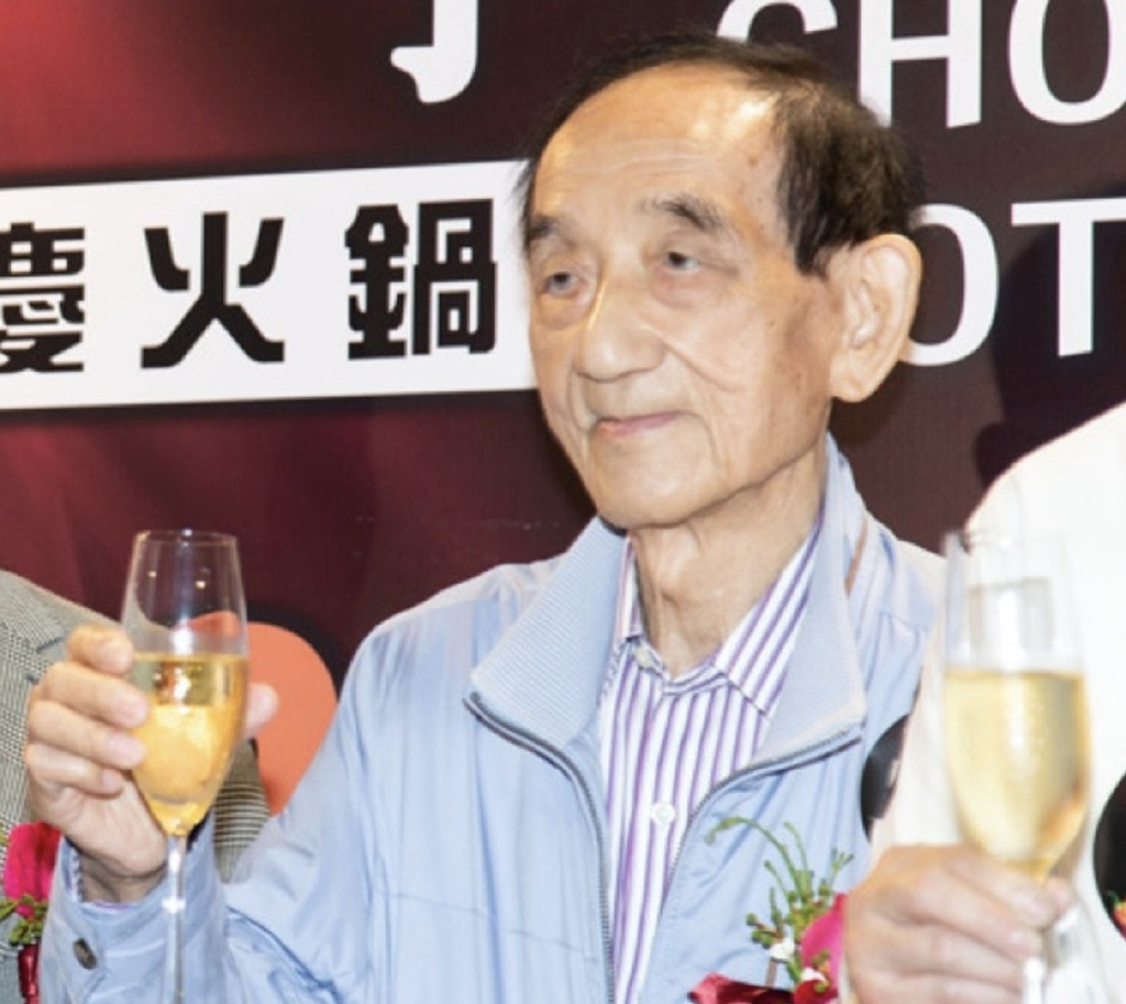 香港铺王邓成波离世逾一年,儿子仍在疯狂出售物业,已套现170亿|收购|疫情|物业_新浪新闻