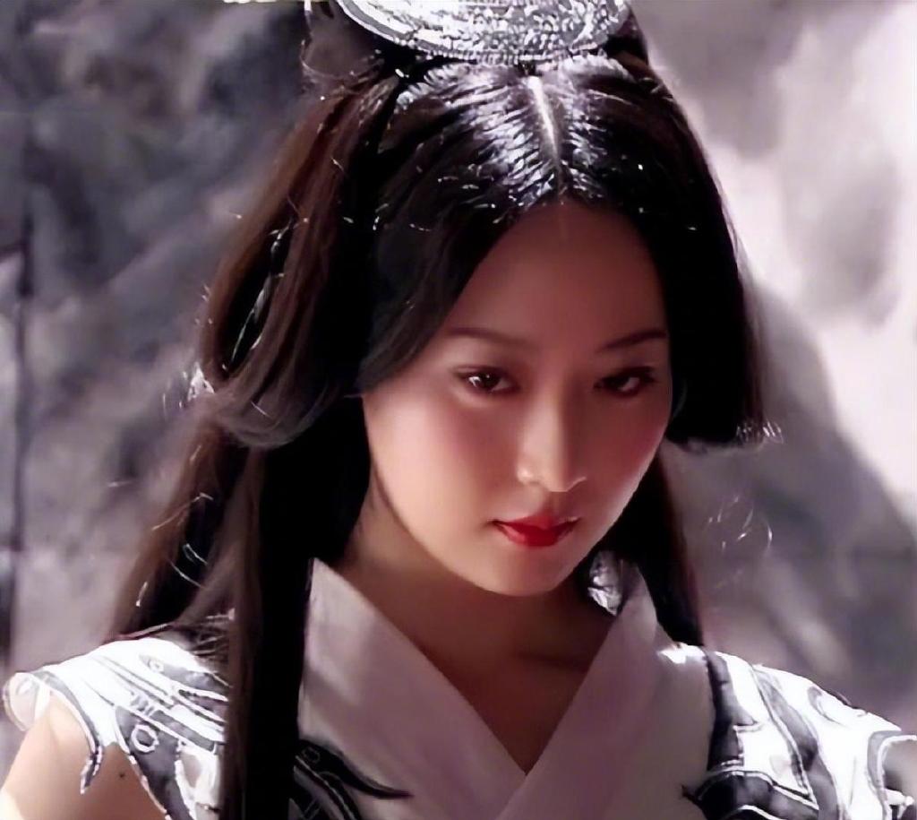 白冰:从“京城四美”沦落到36岁单亲妈妈,她经历了什么?