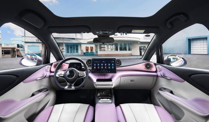 10万级纯电代步车，几何E vs 比亚迪海豚该怎么选？