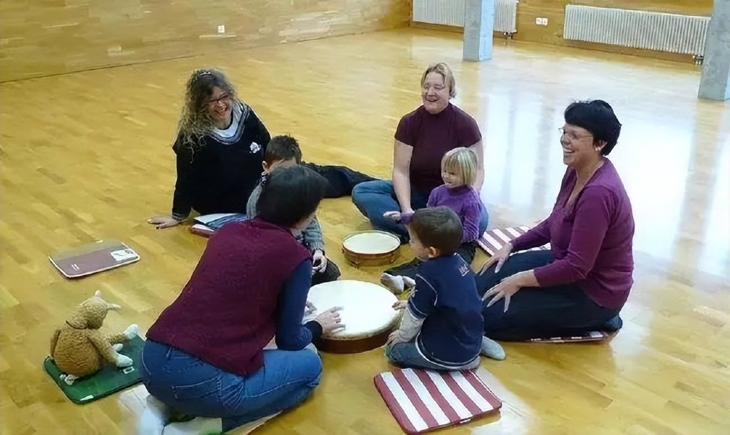 用音乐疗法改善自闭症儿童注意力与社交情绪