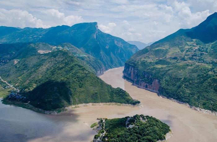 古代因技术问题导致长江成为天堑,但也有四地可南下
