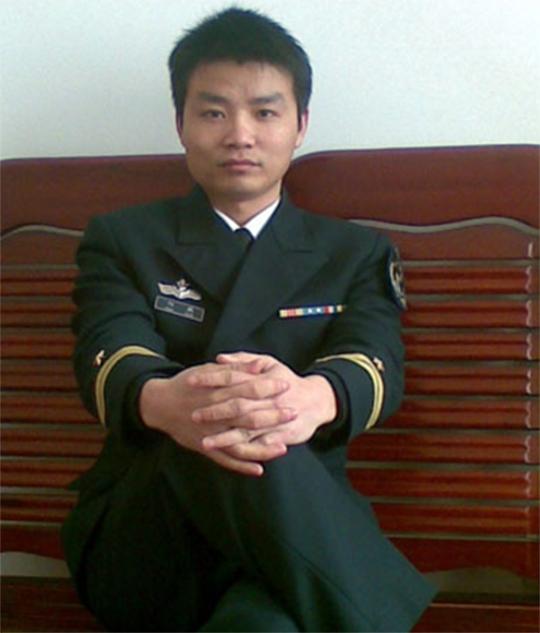 26岁军人浴火救44人,全身90%烧伤后被迫分手,意外收获最美爱情休闲区蓝鸢梦想 - Www.slyday.coM 26岁军人浴火救44人,全身90%烧伤后被迫分手,意外收获最美爱情休闲区蓝鸢梦想 - Www.slyday.coM