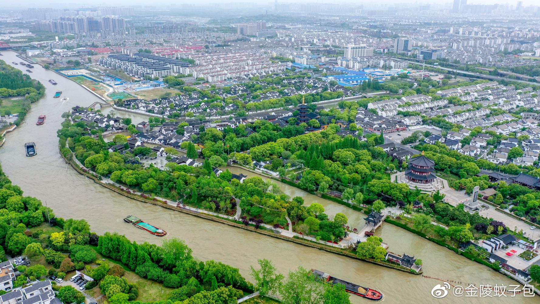 清晨6点的姑苏城外寒山寺,千百年的京杭大运河,依旧船来船往_高清图集