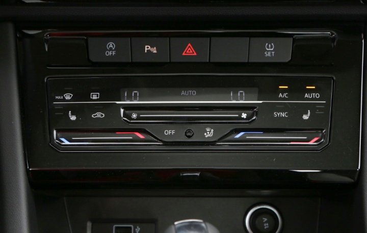 全车黑化，配置升级，捷达VS7高光版实力如何？休闲区蓝鸢梦想 - Www.slyday.coM