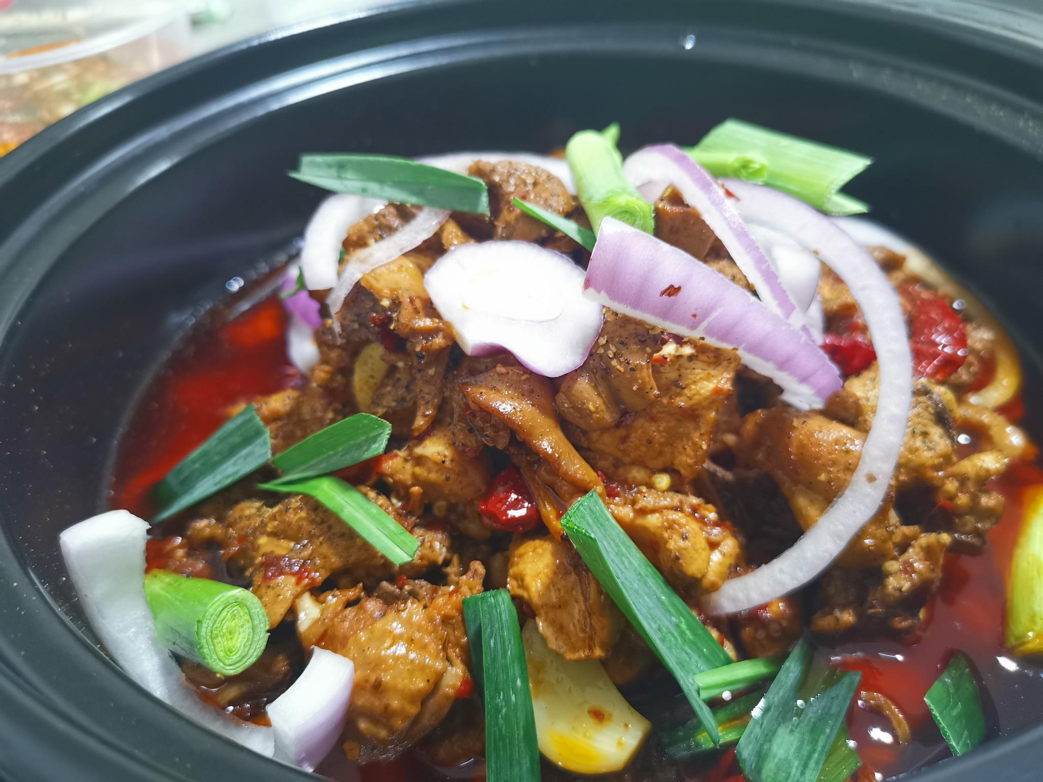 五星不推荐贵阳这家"寡辣寡辣"的鸡火锅