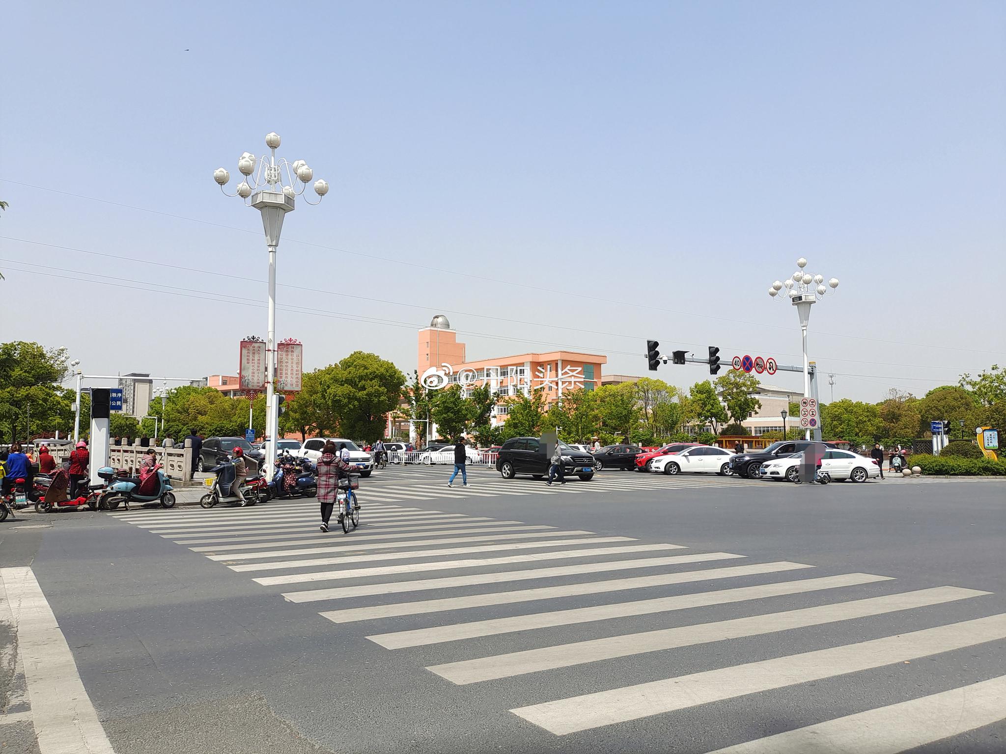 今天上午,玉泉路断电