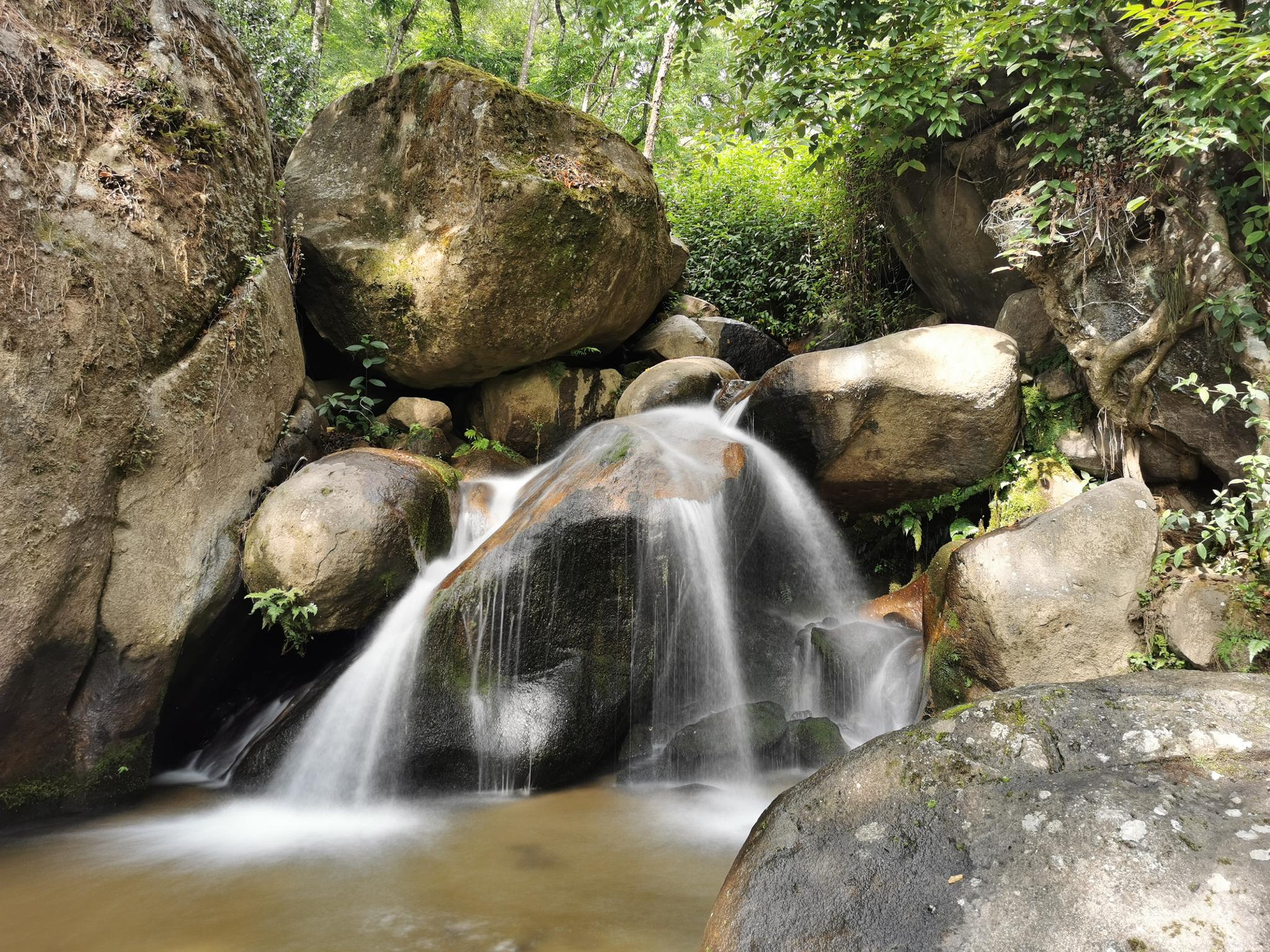 云县白莺山瀑布