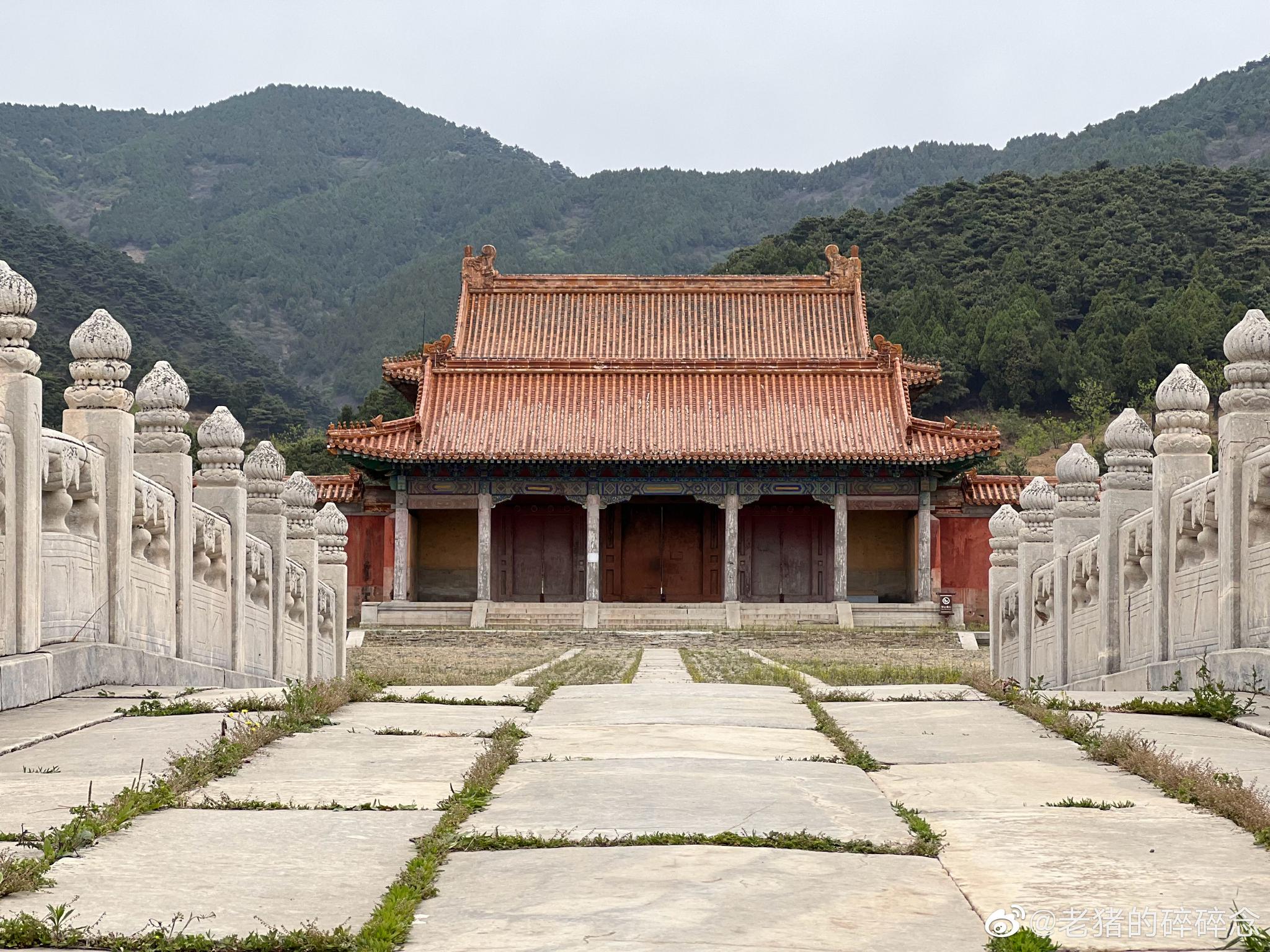 孝东陵由于孝东陵是清朝建的第一座皇后陵,无前例可鉴,算是摸着石头