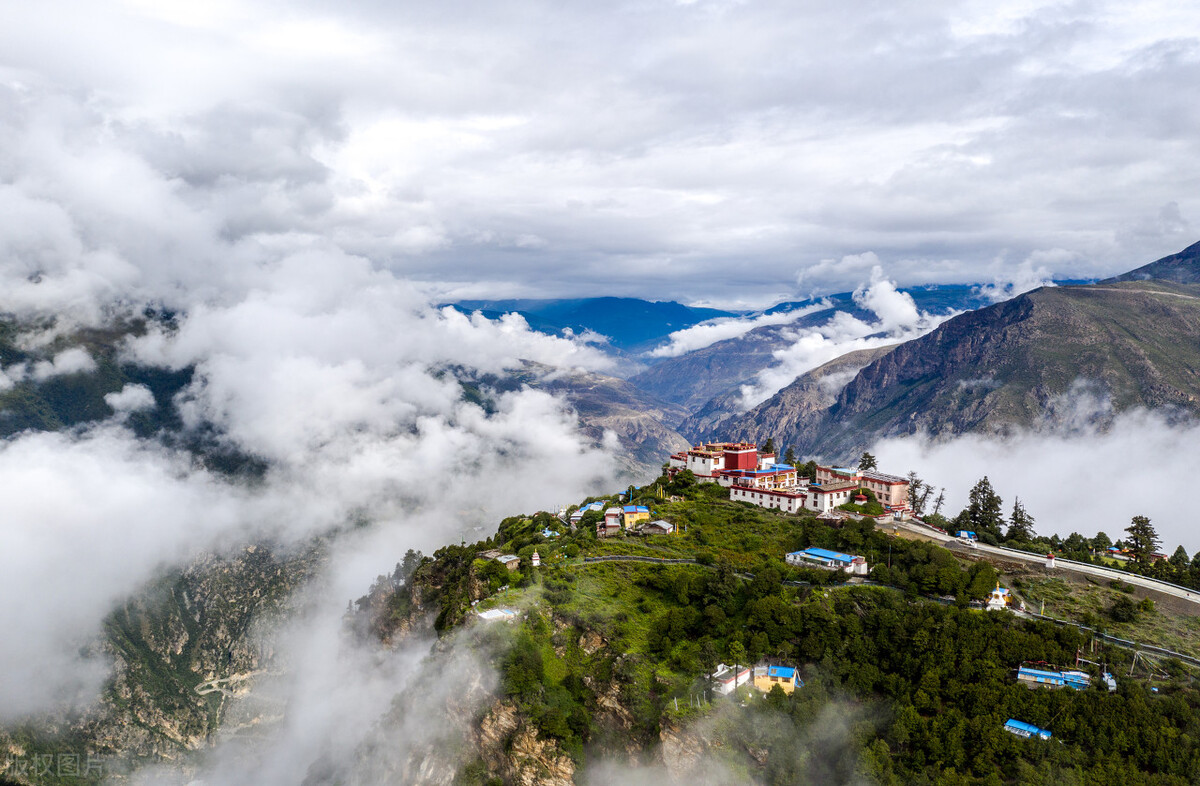 扎日神山(山南地区隆子县)地图上找不到的神山.