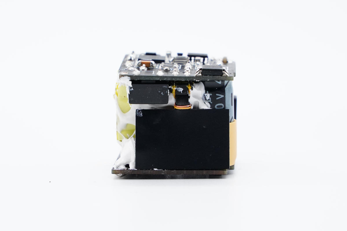 拆解报告:remax迷你30w pd快充氮化镓充电器ry-u30a__财经头条