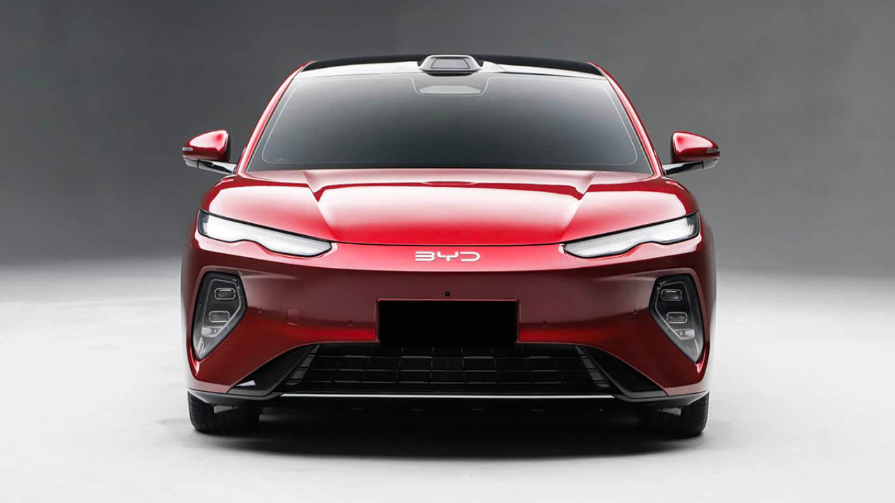 比亚迪海豹08实车亮相，车长5150mm，配二代刀片电池+闪充+云辇A