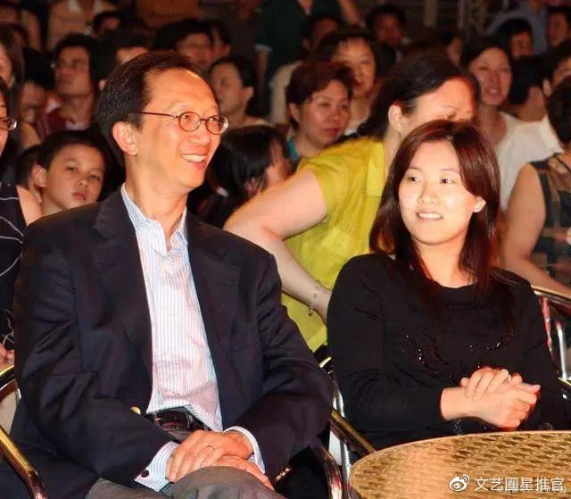 伏明霞与71岁富豪老公离婚，净身出户？港媒猜测因拒生第四胎|伏明霞|梁锦松|净身出户_新浪新闻