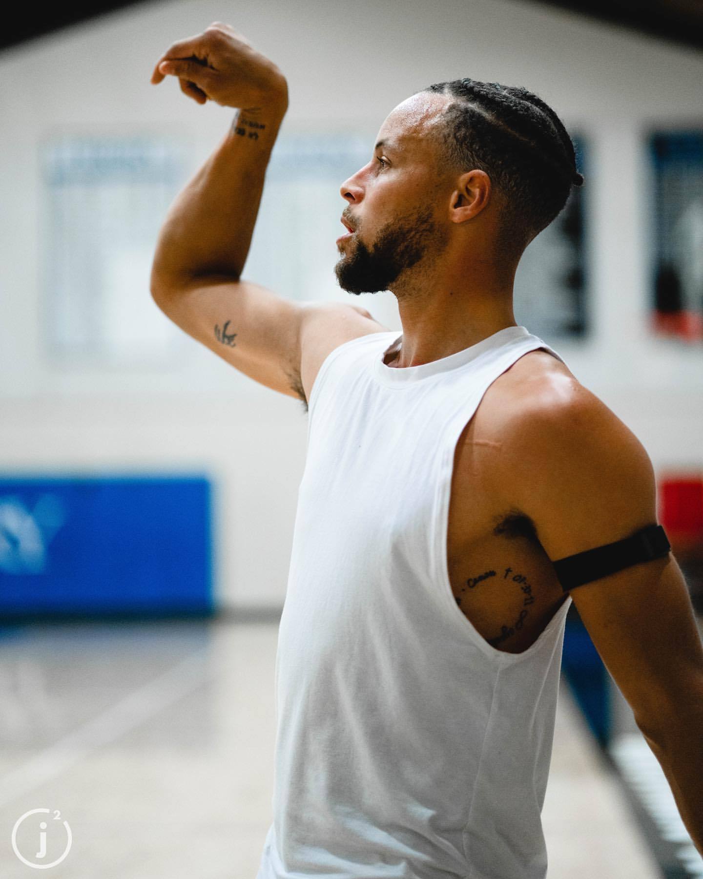 地垄沟辫子头,库里最新训练图!_高清图集_新浪网