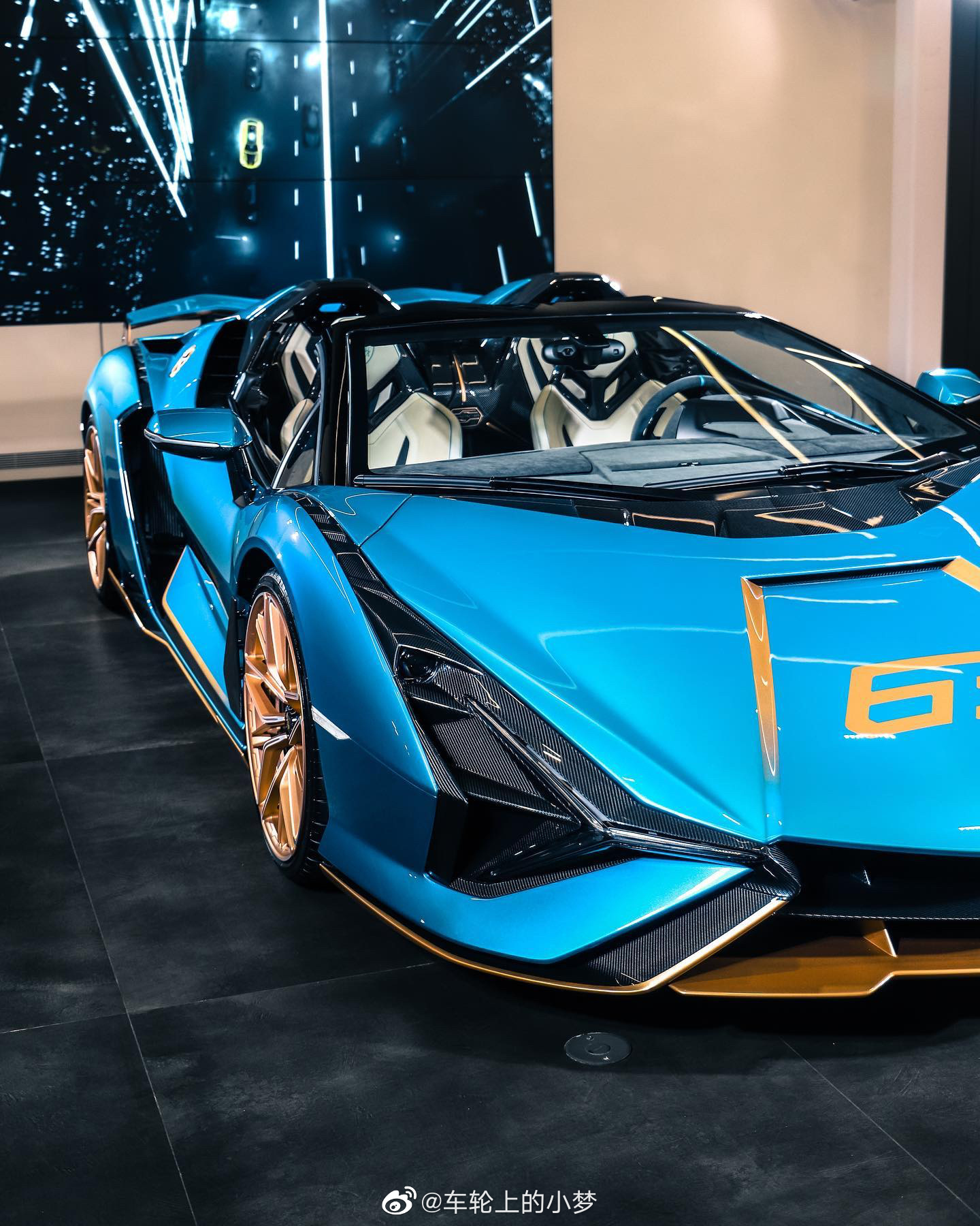 台湾蓝天王星唯一的兰博基尼sian roadster